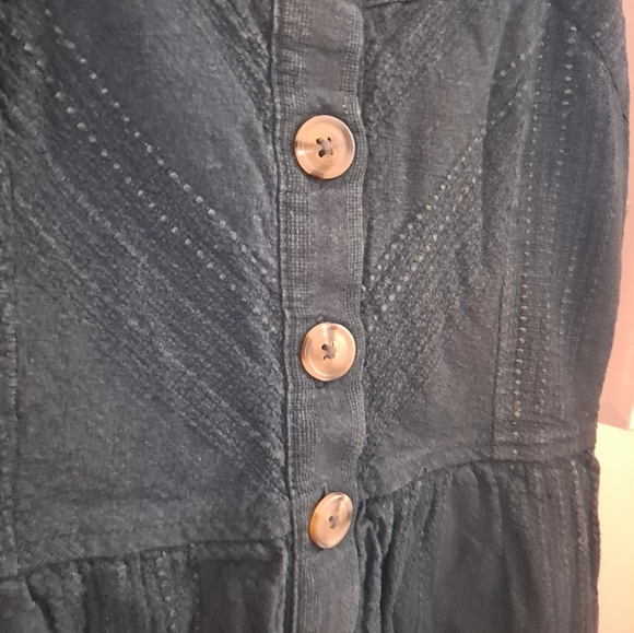 Universal Thread Dress - Picture 2 of 5